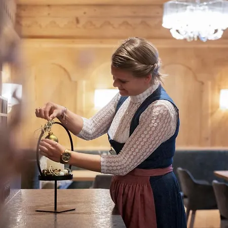 Готель Stubaierhof Нойштіфт-ім-Штубайталь