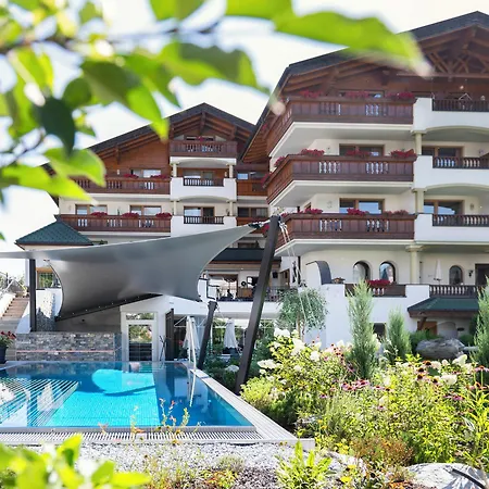 Hotel Stubaierhof 4*